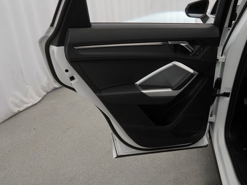 Used 2025 Audi Q3 2.0T Premium image 38