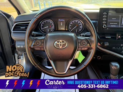Used 2023 Toyota Camry SE FWD image 5