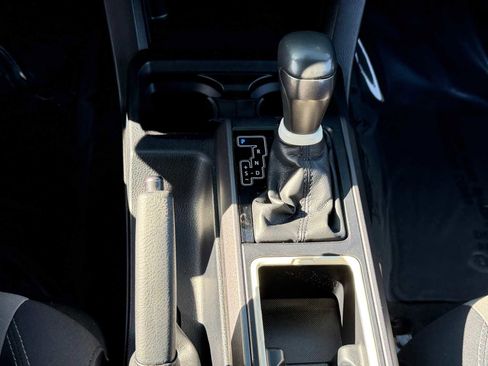 Used 2020 Toyota Tacoma TRD Off-Road w/ Technology Package RWD image 22