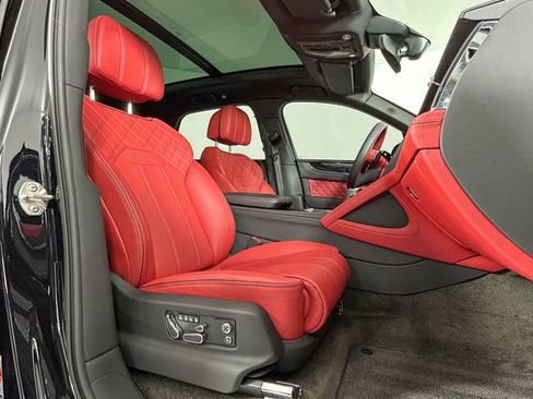 Certified 2022 Bentley Bentayga image 27