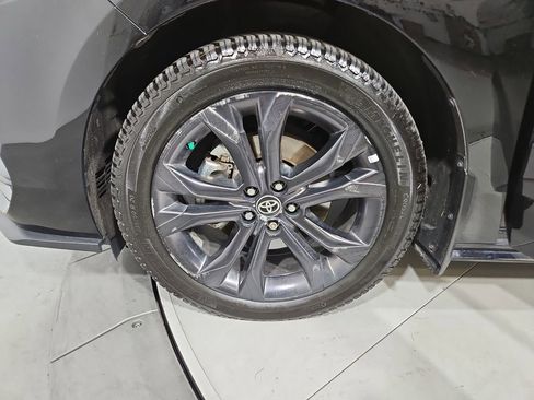 Used 2023 Toyota Sienna XSE FWD image 28