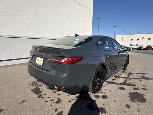 Certified 2025 Toyota Camry SE image 3