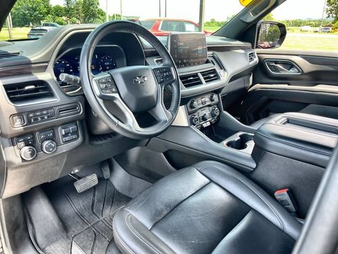 Used 2024 Chevrolet Tahoe Z71 w/ Luxury Package AWD/4WD image 10