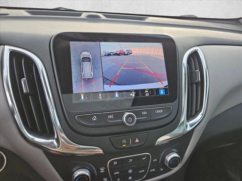 Used 2022 Chevrolet Equinox LT image 19