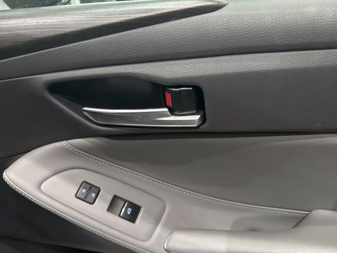 Used 2020 Toyota Avalon XLE image 38