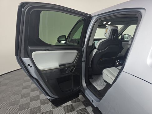 Used 2023 Rivian R1T Adventure AWD/4WD image 17
