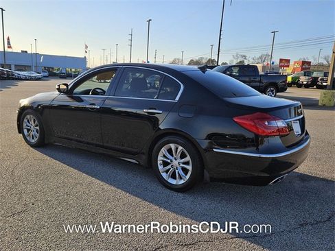 Used 2013 Hyundai Genesis 3.8 image 9