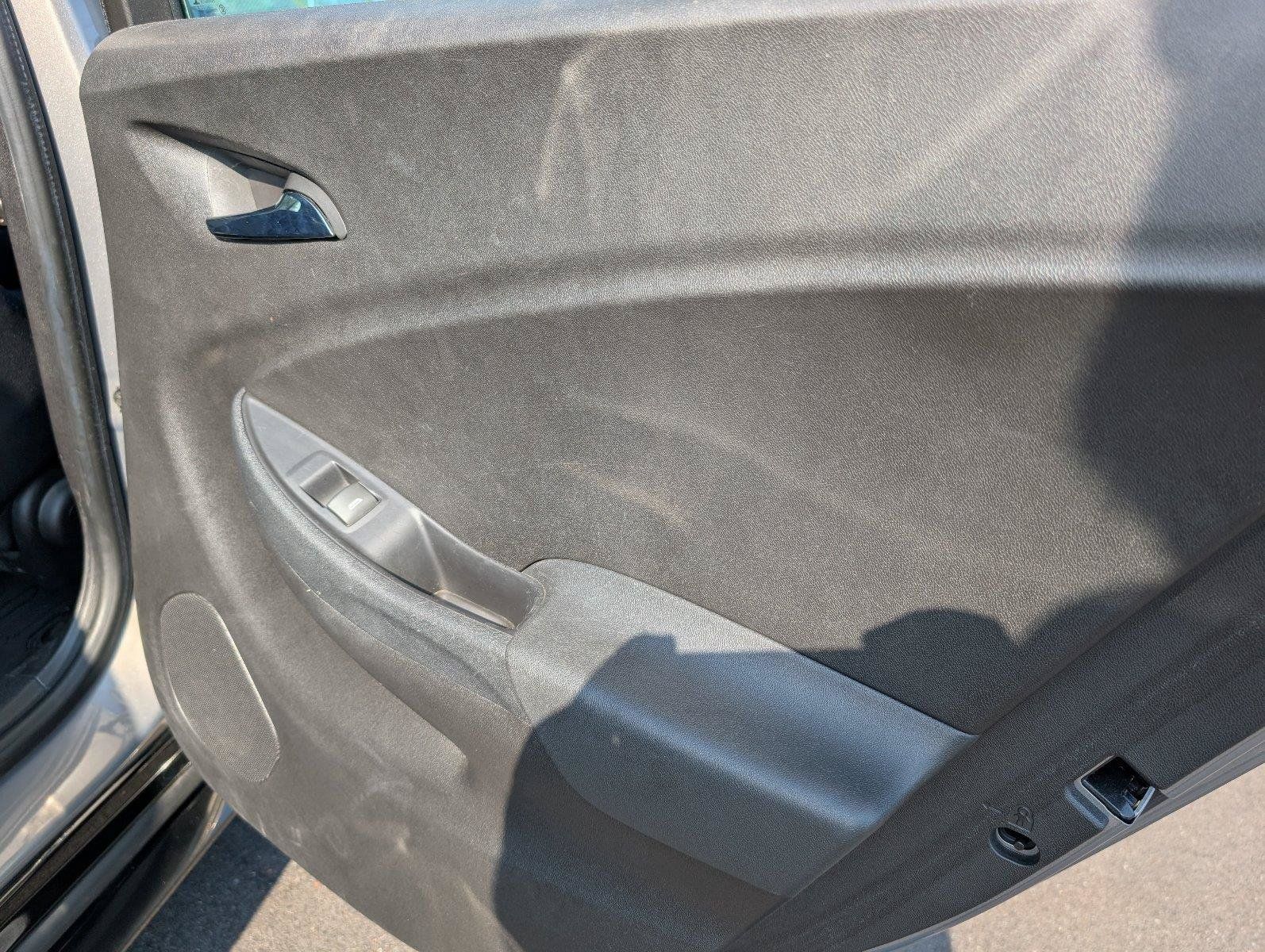 Used 2017 Chevrolet Volt LT FWD image 36