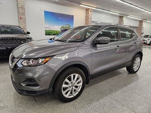 Used 2020 Nissan Rogue Sport S w/ Appearance Package FWD image 1