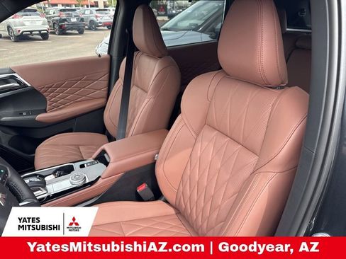 New 2026 Mitsubishi Outlander SEL image 8