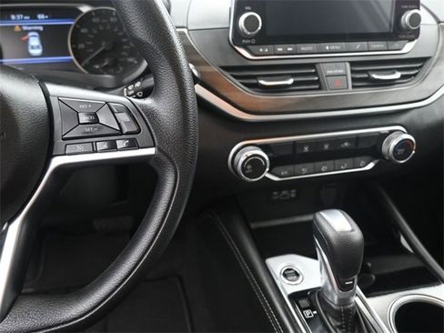 Certified 2023 Nissan Altima 2.5 SV image 2