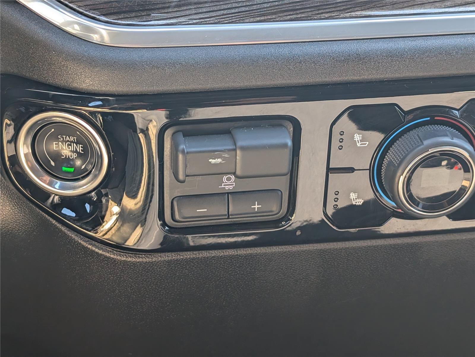 Used 2025 Chevrolet Silverado 2500 LT w/ Convenience Package AWD/4WD image 26