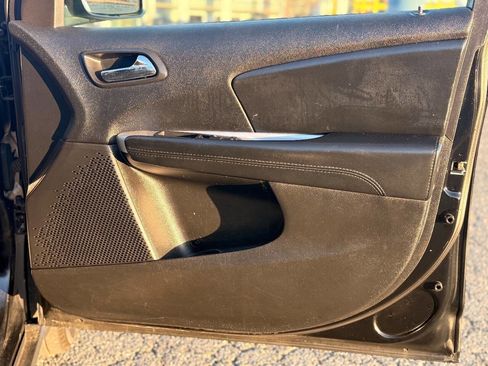 Used 2018 Dodge Journey SE w/ Blacktop Package image 7