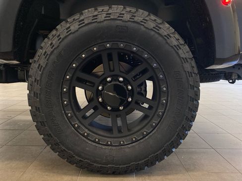 New 2026 Ford F250 Lariat w/ Black Appearance Package image 33