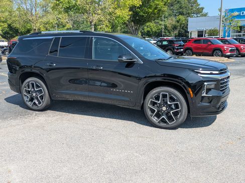 New 2026 Chevrolet Traverse High Country FWD image 2