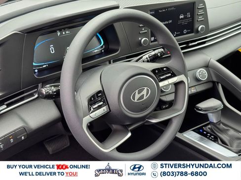 New 2026 Hyundai Elantra SE image 17