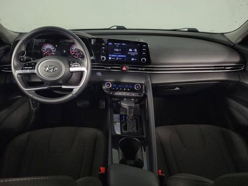Used 2021 Hyundai Elantra SEL w/ Convenience Package FWD image 26
