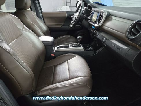 Used 2017 Toyota Tacoma Limited w/ Tow Package AWD/4WD image 21