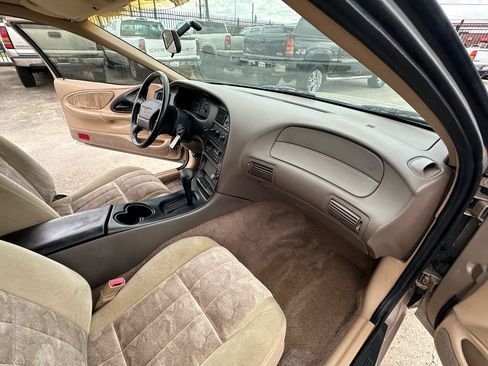Used 1997 Ford Thunderbird LX RWD image 31