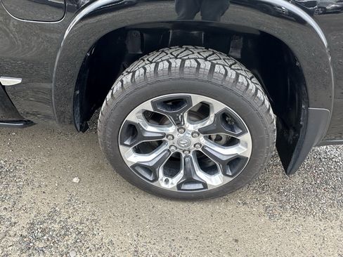 Used 2022 RAM 1500 Limited w/ Body-Colour Bumper Group image 39