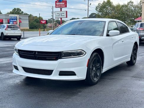 Used 2022 Dodge Charger SXT w/ Leather Interior Group image 2