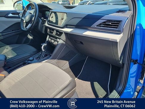 Used 2023 Volkswagen Taos SE w/ Panoramic Sunroof Package image 45