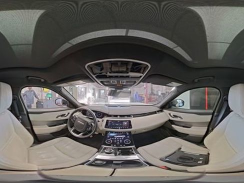 Used 2018 Land Rover Range Rover Velar R-Dynamic SE image 7