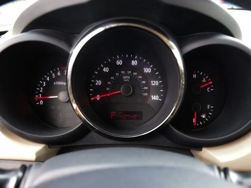 Used 2010 Kia Soul ! FWD image 29