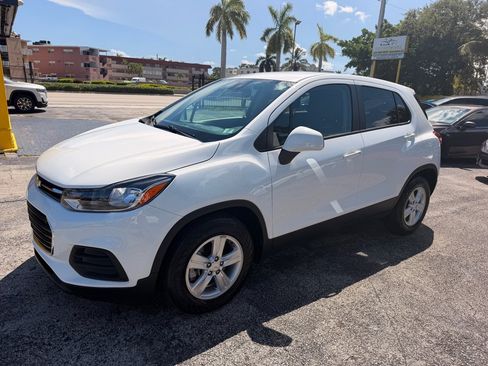 Used 2020 Chevrolet Trax LS w/ Tint and Cruise Package FWD image 1