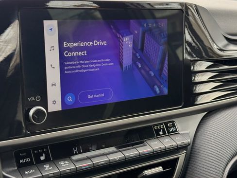 Certified 2025 Toyota Camry SE w/ Convenience Package image 31