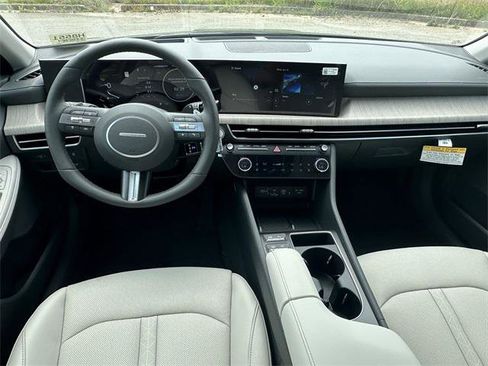 New 2025 Hyundai Sonata Limited image 22