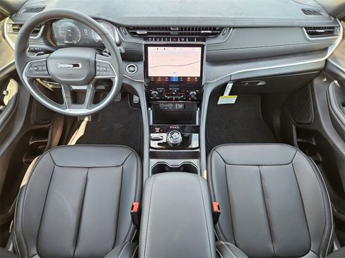 New 2025 Jeep Grand Cherokee Limited w/ Trailer Tow Package image 27