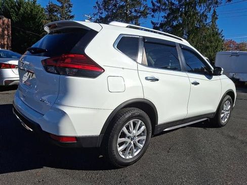 Used 2017 Nissan Rogue SV image 6