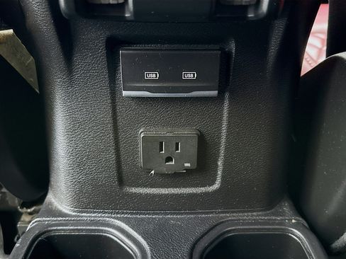 Used 2021 Jeep Wrangler Unlimited Rubicon w/ Safety Group AWD/4WD image 16
