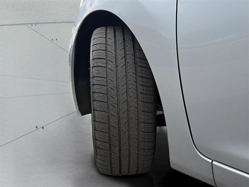 Used 2012 Hyundai Elantra Limited w/ Technology Pkg 5 FWD image 28