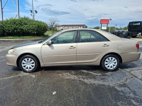 Used 2005 Toyota Camry LE FWD image 5