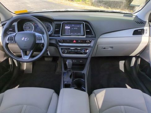 Used 2019 Hyundai Sonata SE w/ Winter Weather Package FWD image 15