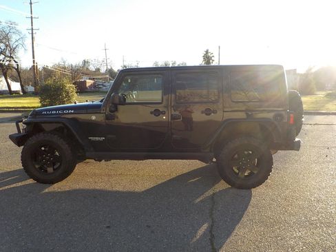 Used 2016 Jeep Wrangler Unlimited Rubicon w/ Connectivity Group image 7