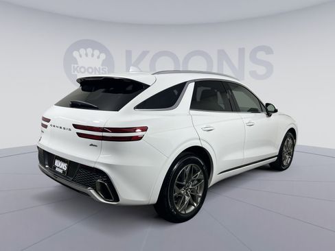 Used 2023 Genesis GV70 2.5T w/ Select Package image 7