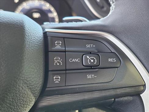 New 2025 Jeep Grand Cherokee Altitude image 13