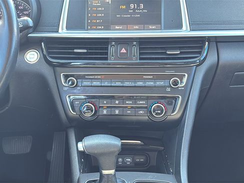 Used 2019 Kia Optima S image 19