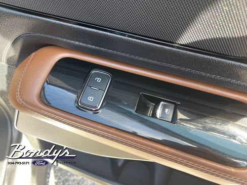 Used 2023 Lincoln Aviator Reserve w/ Equipment Group 201A RWD image 19