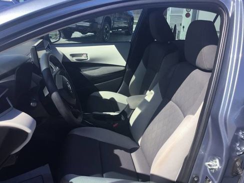 Used 2025 Toyota Corolla LE FWD image 12