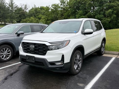 Used 2023 Honda Passport EX-L image 2