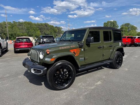 Used 2021 Jeep Wrangler Unlimited Sahara w/ Cold Weather Group AWD/4WD image 3