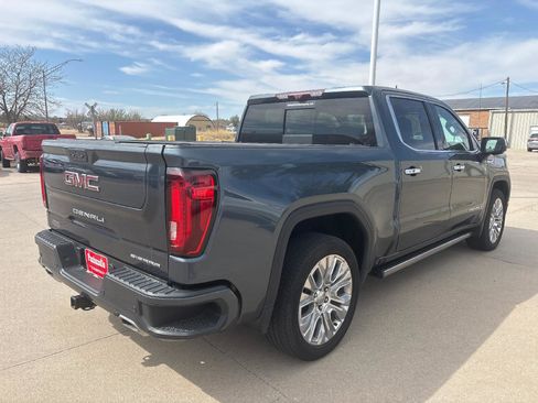 Used 2022 GMC Sierra 1500 Denali w/ Denali Reserve Package AWD/4WD image 8