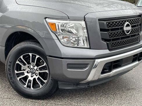 Used 2024 Nissan Titan SV image 9