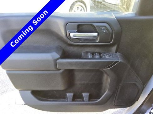 Used 2024 Chevrolet Silverado 2500 Custom w/ Custom Value Package image 5