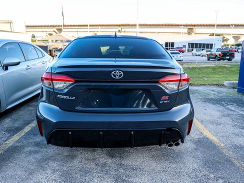 Certified 2026 Toyota Corolla SE w/ SE Premium Package FWD image 9