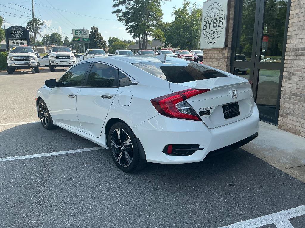 Used 2017 Honda Civic Touring image 3